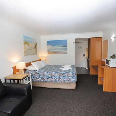 Town Beach Motor Inn Порт-Маккуори Экстерьер фото