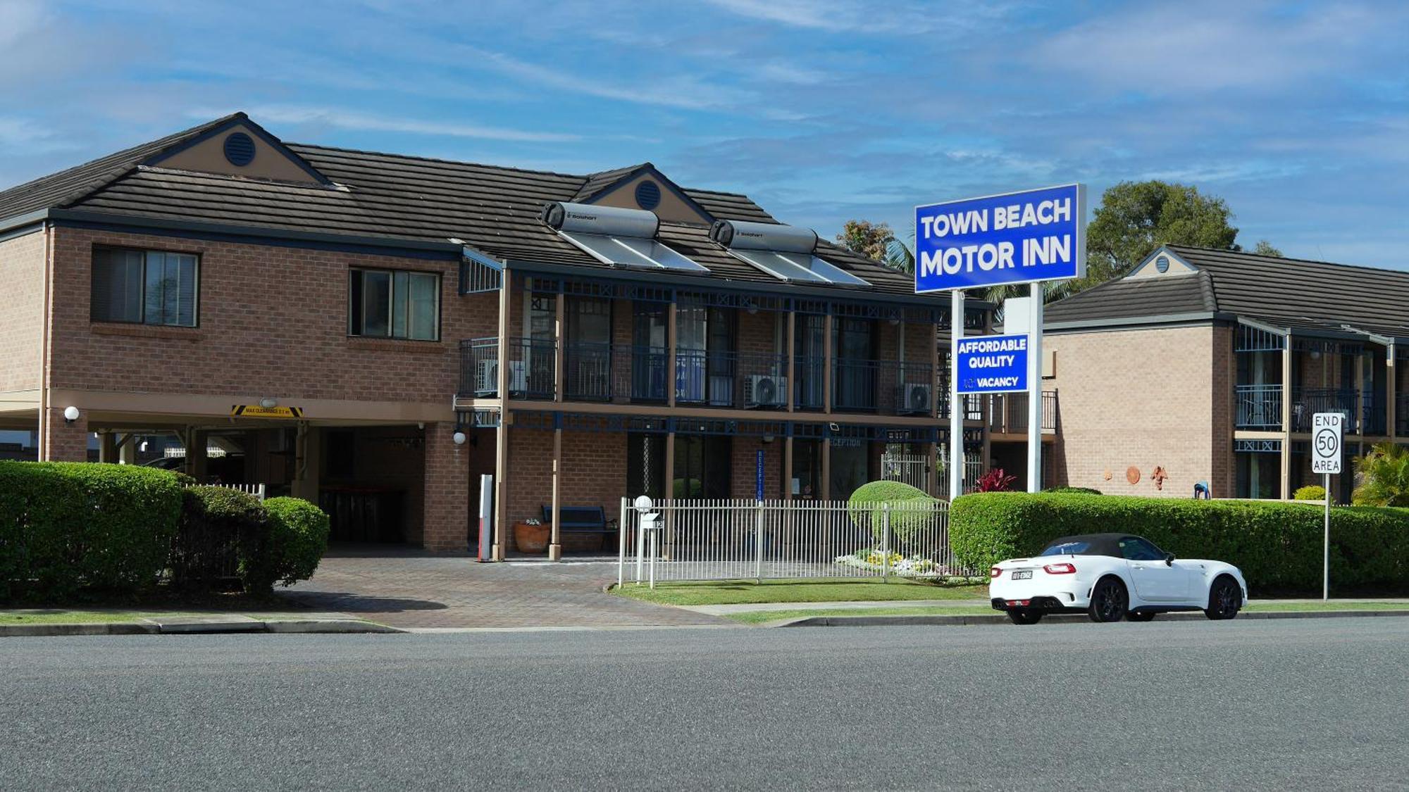 Town Beach Motor Inn Порт-Маккуори Экстерьер фото