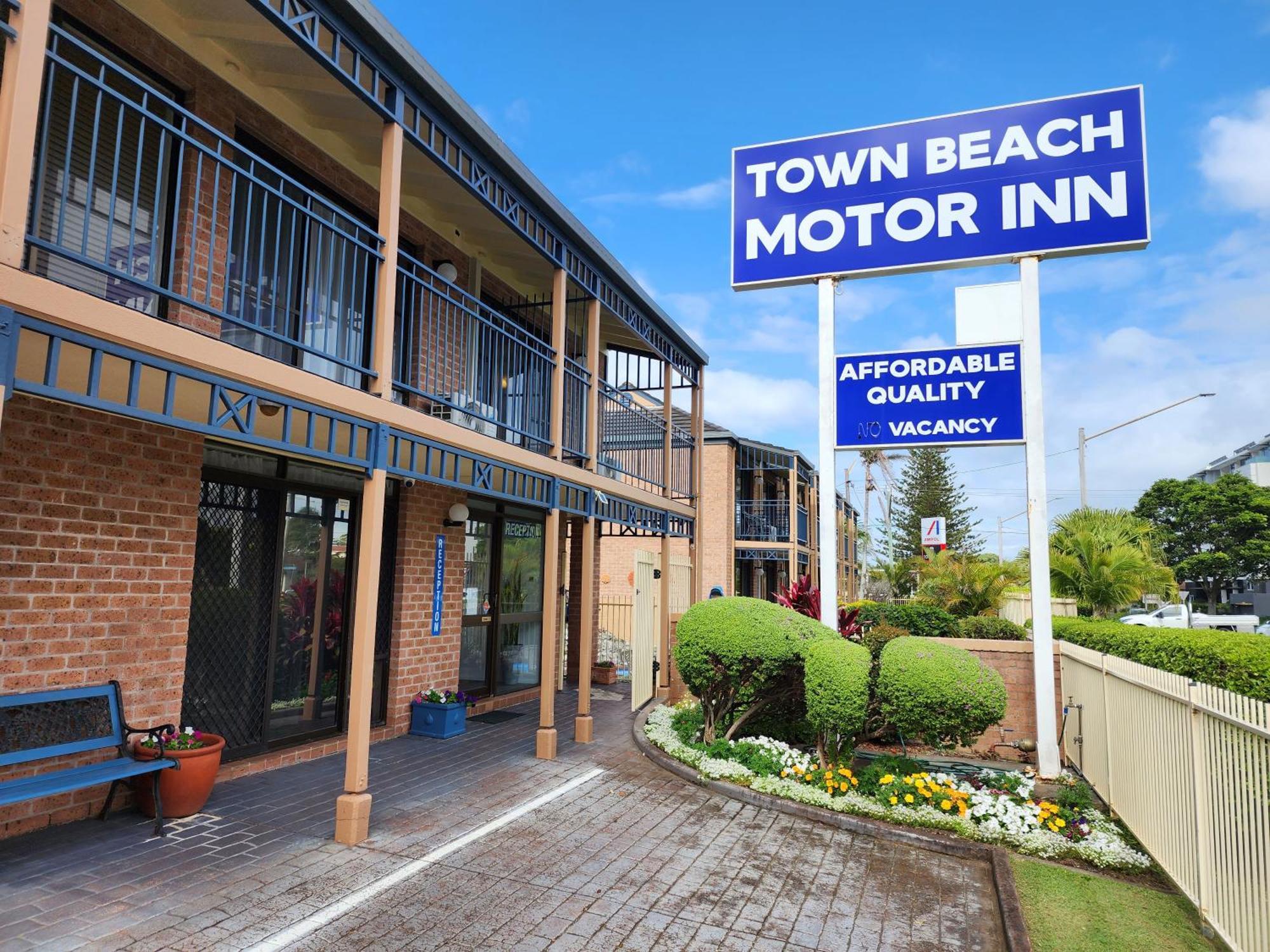 Town Beach Motor Inn Порт-Маккуори Экстерьер фото
