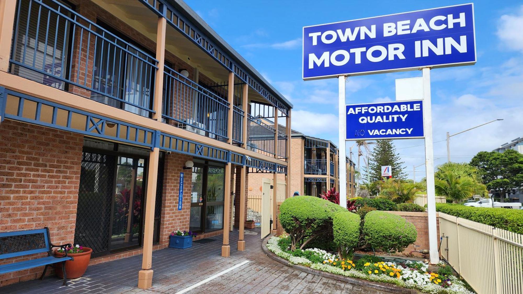 Town Beach Motor Inn Порт-Маккуори Экстерьер фото