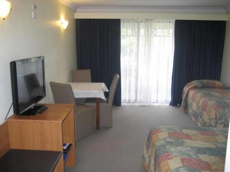 Town Beach Motor Inn Порт-Маккуори Экстерьер фото