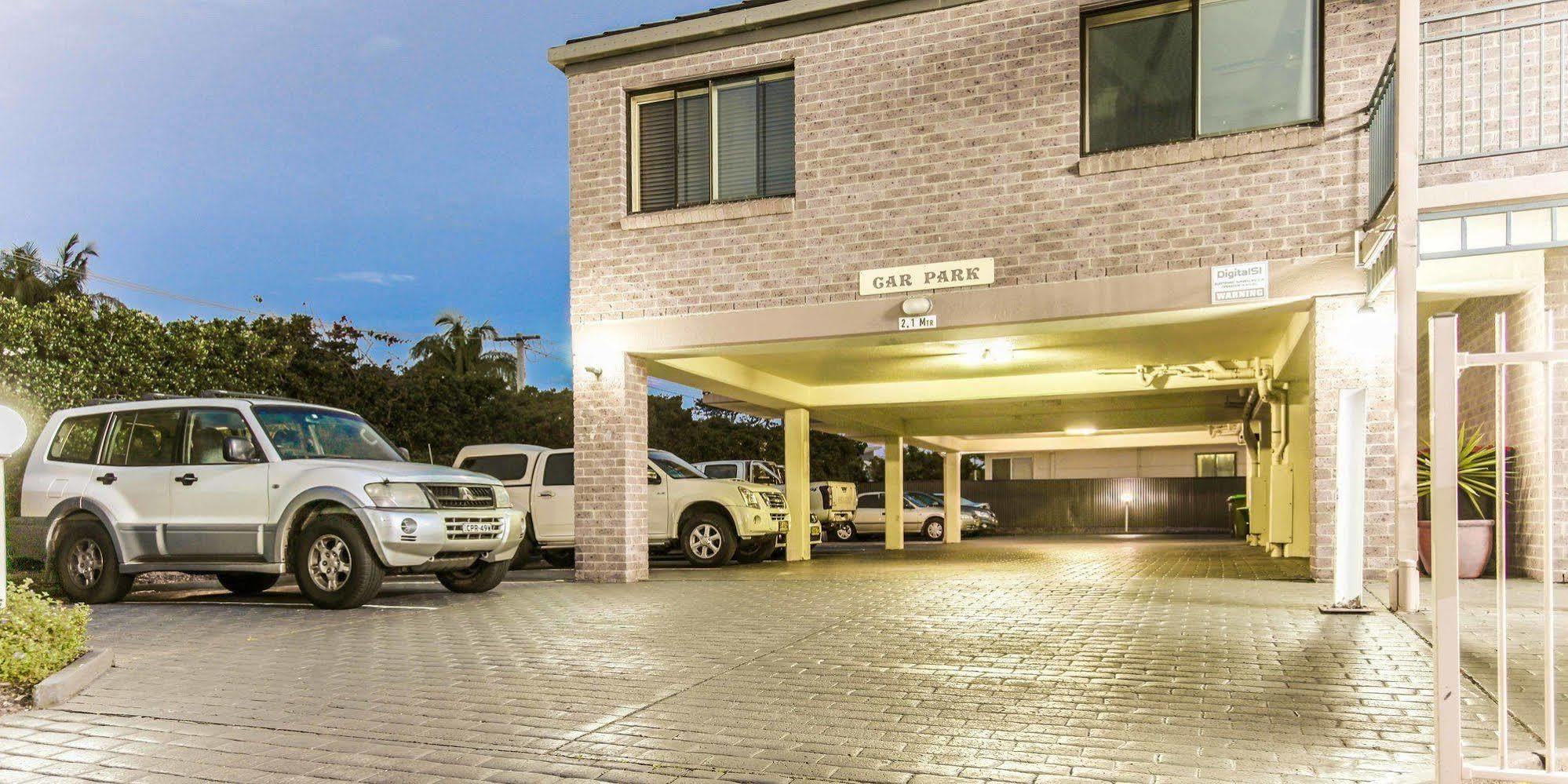 Town Beach Motor Inn Порт-Маккуори Экстерьер фото